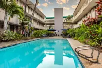 Pacific Marina Inn - piscina