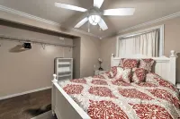 位於希洛灣小於2英里的夏威夷藏身處帶有庭院！ 鄰近Hilo Shopping Center的酒店