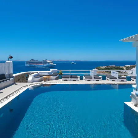 Flaskos Suites