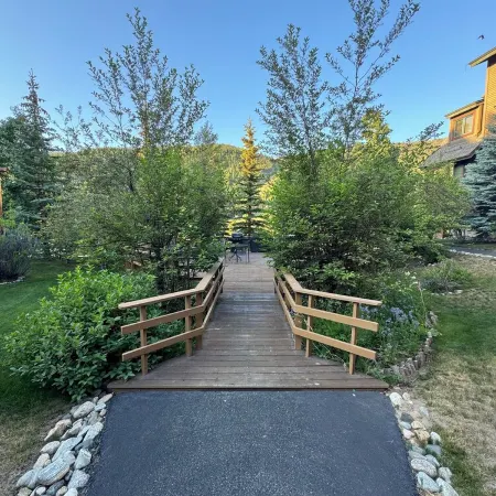 Keystone Ski area, Epic mountains views, Ground floor condo, short walk to lift
