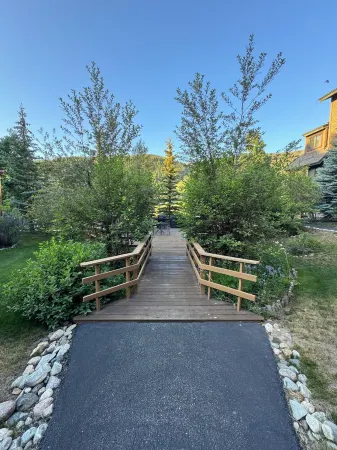 Keystone Ski area, Epic mountains views, Ground floor condo, short walk to lift