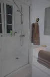 Charming Colonial Flat in historic building