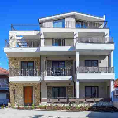 Epineio Comfort Living Hotel Exterior