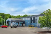 Best Western Manchester Inn - parking