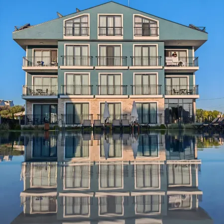 GRAPE HOTEL