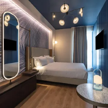 Boutique Hotel Martini 17 Hotel dekat Stasiun Kereta Bawah Tanah Piola