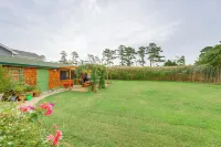 2 Mi to Downtown: Tranquil Abode in Chincoteague!