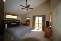 Views and Privacy & on the Tour of Moon Bike Loop!