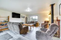 Olympic Peninsula Vacation Rental 1 Mi to Water