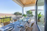 Rendezvous by AvantStay Modern Haven w Game Room Roof Top Hot Tub Pool Close to Beach