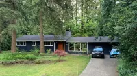 Hidden Creek Studio in Lake Forest Park!