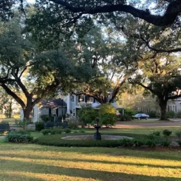 Cozy Apartment Located in Downtown Laurel