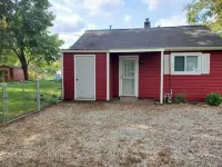 The White House w/ Hot Tub Portage Lakes Fenced Yard Pet-Friendly!