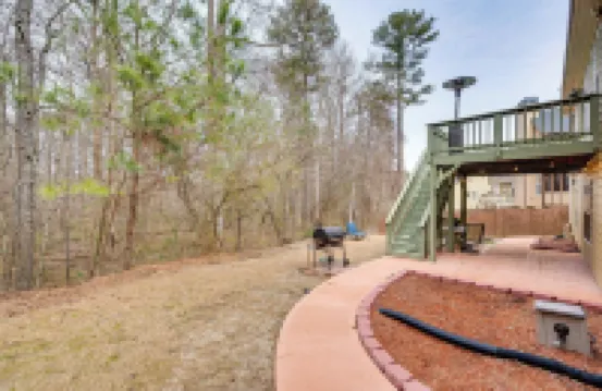Pool Table & Patio: Cozy Lawrenceville Apt