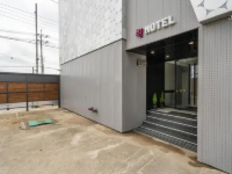 Gimpo Queen Hotel Hotels near Gimpo International Sculpture Park