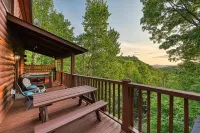 Sunset Vista 4BR Retreat with Stunning Mountain Views + Hot Tub + POOL!