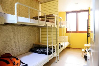 Nearest Guesthouse Hotel di 