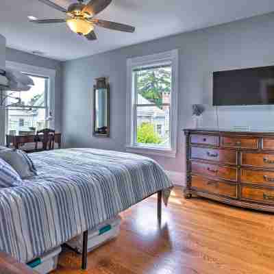 Charming Greenport Gem 1, 1 Mile to Ferry! Rooms
