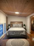 Supercool 2-Bedroom Modern Rustic Loft in Downtown Eatonton, Near Lake Oconee
