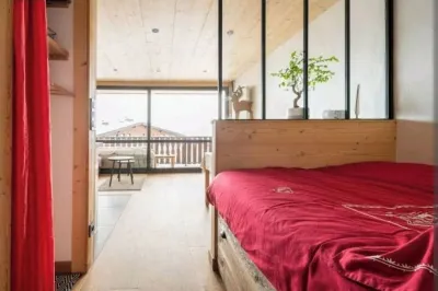 RENOVATED VILLAGE CENTER BRIGHT BALCONY MOUNTAIN VIEW