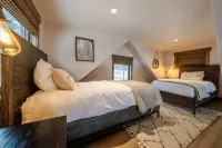 Wilderness Club Cottage on 18th Green