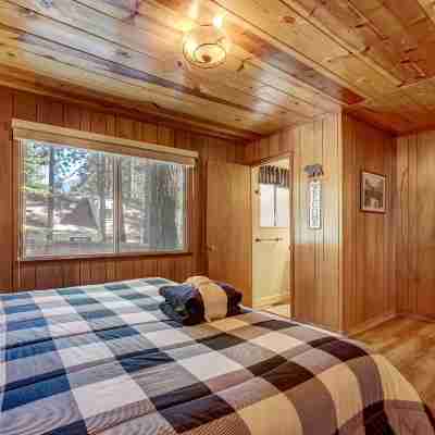 Come Snuggle up at Cozy Bear Cabin! Rooms