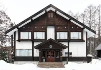 White Tree Lodge Madarao Tangram Hotel in zona Lake Nojiri 野尻湖