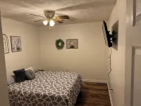 Charming 2-bedroom apartment with AC, WiFi in tranquil Benton