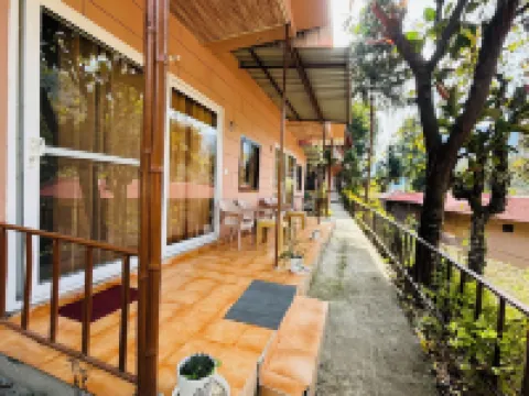 Vedant Valley Resort, Kund-Chopta, by Himalayan Eco Lodges 루드레이프레이에그 호텔