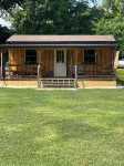 Ayers’ Acres ~ Cabin 3, Charming Cabin for 2 Near Corning-Watkins Glen NY.