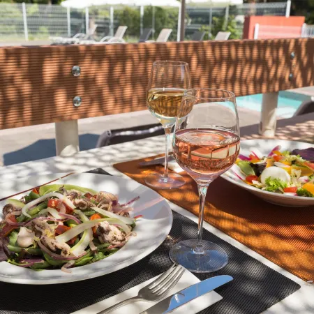 The Originals City, le Mas de Grille, Montpellier Sud Отели рядом с достопримечательностью «Больница «Сен-Рош»»