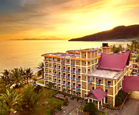 Pia Hotel Pandan Beach Resort Отели в г. Центральное Тапанули