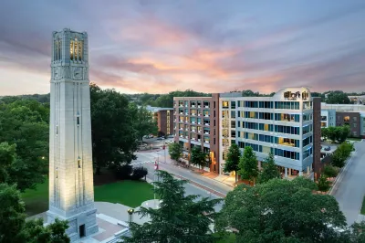 Aloft Raleigh Hotels near Quail Ridge Books