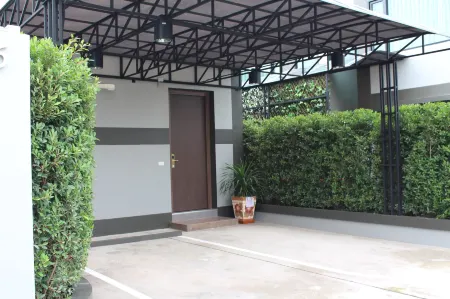 Sweety Resort Отели рядом с достопримечательностью «The Holy Infant Jesus Church»