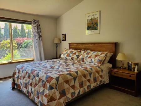 Gresham House: Your home away from home... A comfy, cozy corner of Gresham.