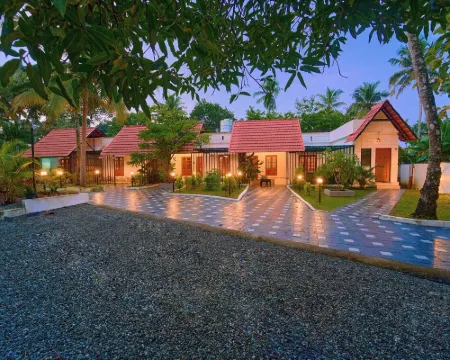 VOYE HOMES的瓦爾卡拉薩朗度假村 瓦卡拉酒店