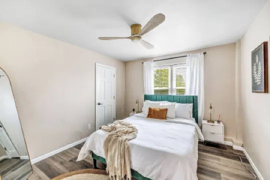 Charming Hideaway Near Vineyards and Beach - Cozy and Inviting