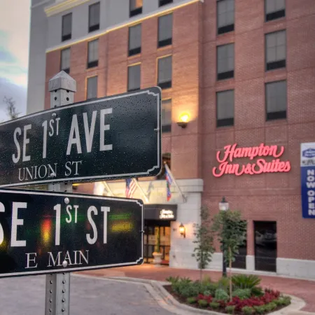 Hampton Inn & Suites Gainesville-Downtown