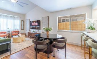 The Deco Retreat - UNR - Pet Friendly