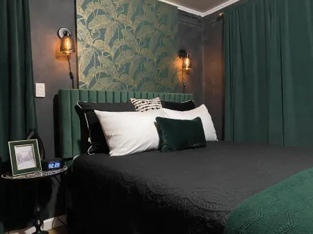 Emerald Oasis, Stylish & Clean close to NYC & airports