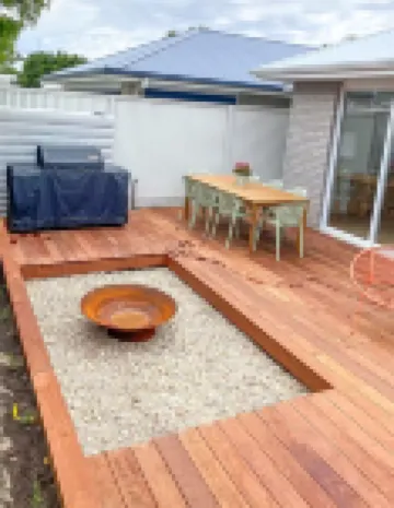 Seaside Daisy 3 Bedrooms 6 Beds