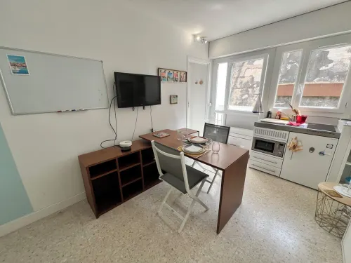 Studio in Cassis with swimming pool and parking