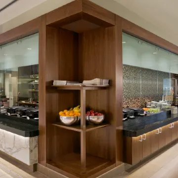 Embassy Suites by Hilton Chicago Downtown River North