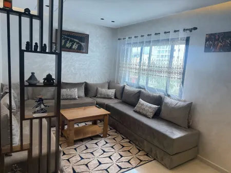Charming 1-bedroom apartment in Mehdya  with AC, WiFi Отели рядом с достопримечательностью «Parc De Jeu Enfants المغرب العربي»