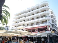 Hotel Sa Clau by Mambo Отели рядом с достопримечательностью «Playa de Sant Antoni»