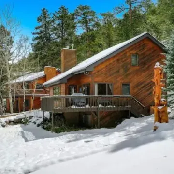 Bierhaus Cabin - Walk to RMNP, River Access! A/C.