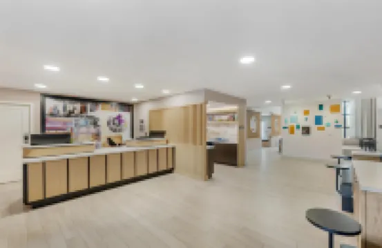 領地索尼斯塔ES套房飯店