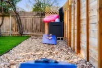 Pool+HotTub+Firepit+Grill+Billiards+MiniGolf+PS4