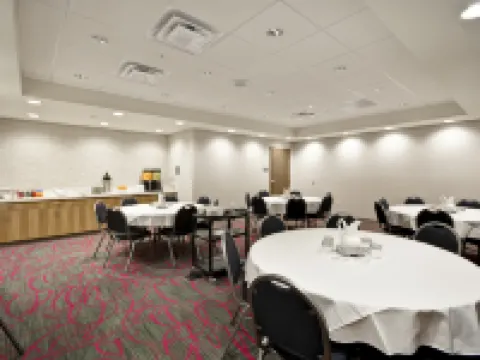 堪薩斯城KU醫療中心希爾頓惠庭套房酒店 堪薩斯城酒店