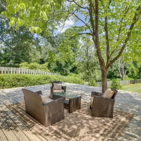 Charming Retreat in Charlottesville w/ Deck!
